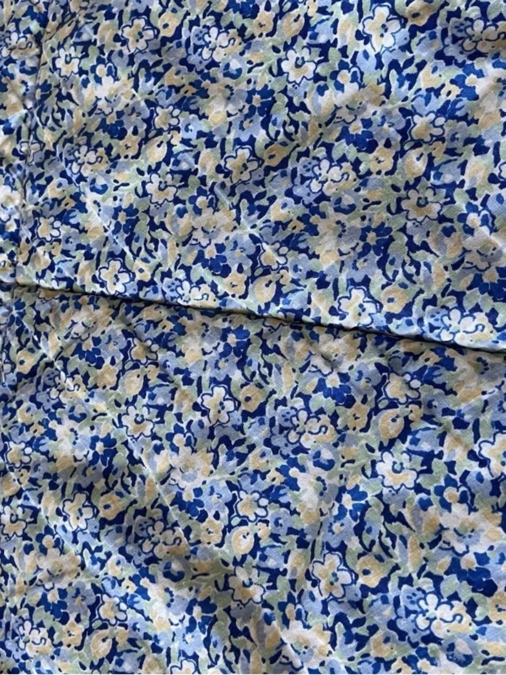 Tommy Hilfiger Blue and White Floral Quilted Comforter Set with Pillow Shams